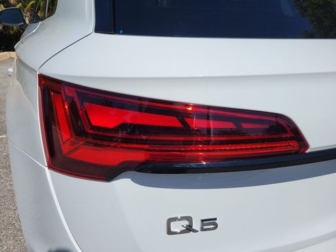 Certified 2023 Audi Q5 e Premium Plus AWD/4WD image 10