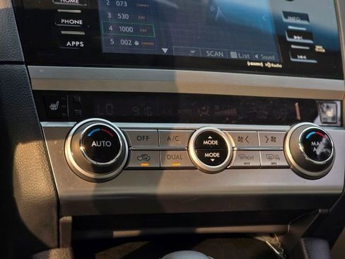 Used 2017 Subaru Legacy 2.5i Premium image 17