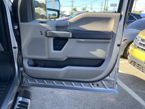Used 2020 Ford F250 XLT w/ XLT Premium Package image 27