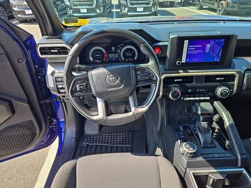 Used 2024 Toyota Tacoma TRD Off-Road image 15