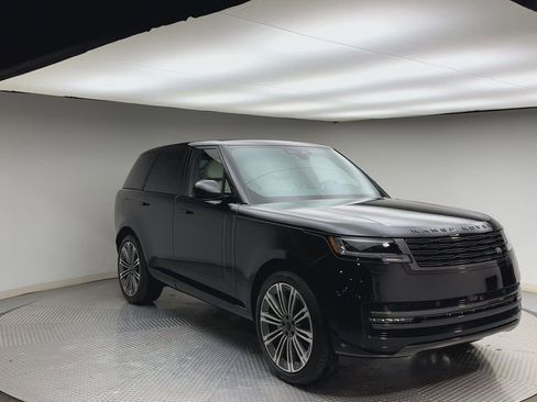 New 2026 Land Rover Range Rover SE image 8