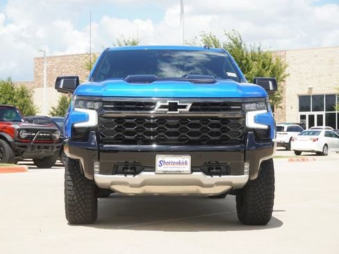Used 2025 Chevrolet Silverado 1500 ZR2 w/ Technology Package AWD/4WD image 2
