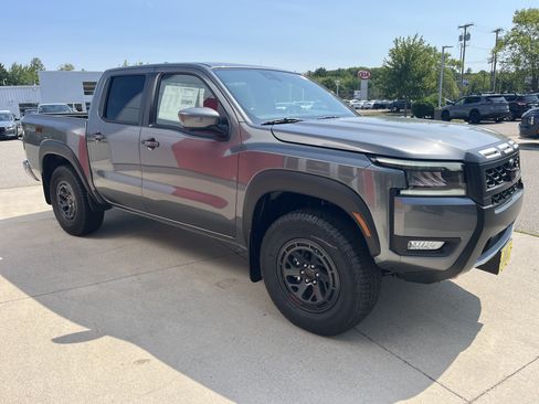 New 2026 Nissan Frontier PRO-4X w/ Pro Premium Package AWD/4WD image 8