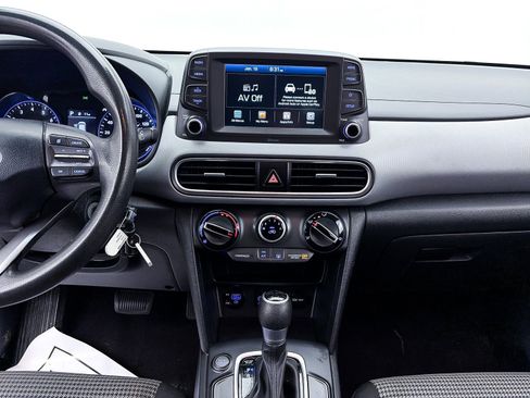 Used 2020 Hyundai Kona SE image 6