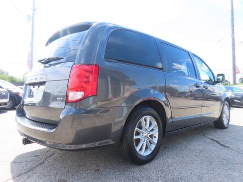 Used 2016 Dodge Grand Caravan SXT w/ Quick Order Package 29G SXT FWD image 24