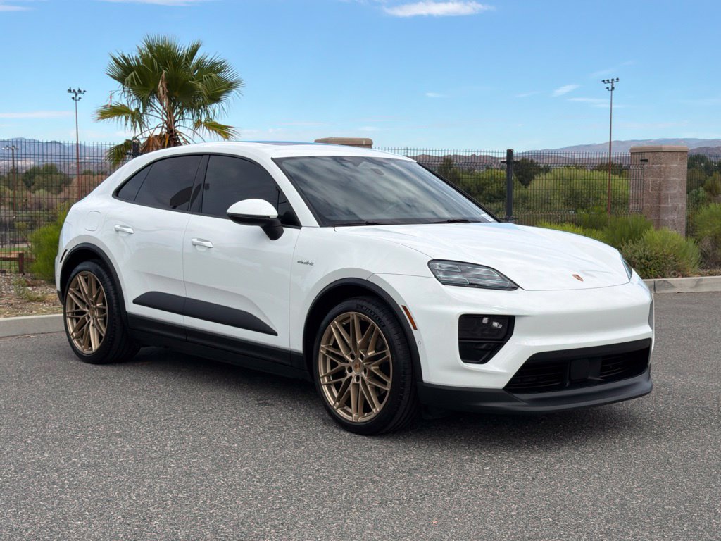 Used 2024 Porsche Macan 4 Electric AWD/4WD image 5