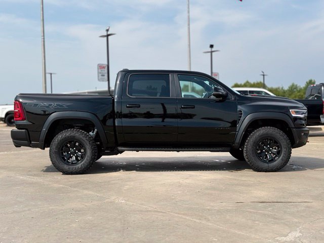 Used 2027 RAM 1500 4x4 Crew Cab image 8