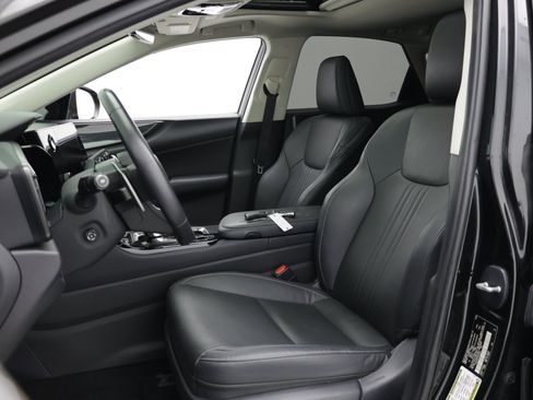 Used 2025 Lexus NX 250 FWD w/ Towing Package (2000 Lbs) image 18