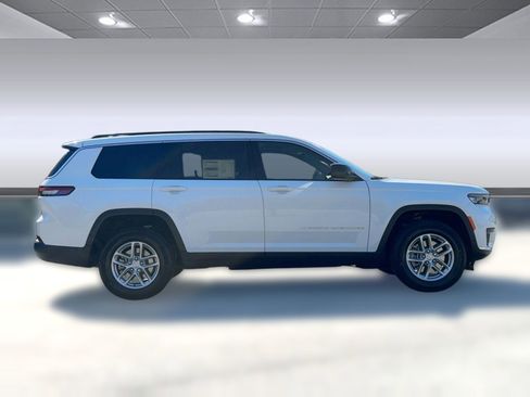 New 2025 Jeep Grand Cherokee L Laredo image 8