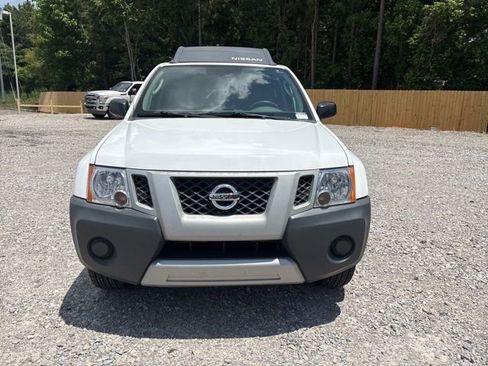 Used 2012 Nissan Xterra X RWD image 2