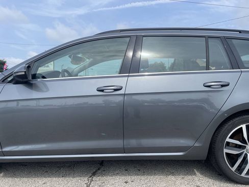 Used 2016 Volkswagen Golf Limited Edition FWD image 8