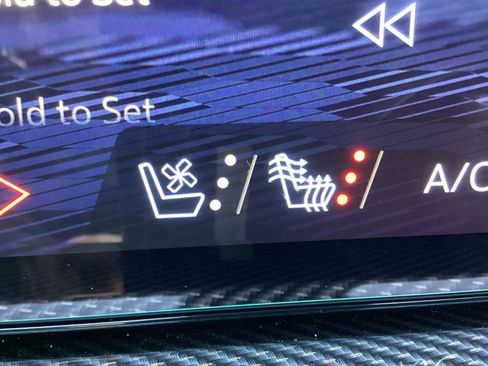 Used 2025 Chevrolet Traverse High Country image 6