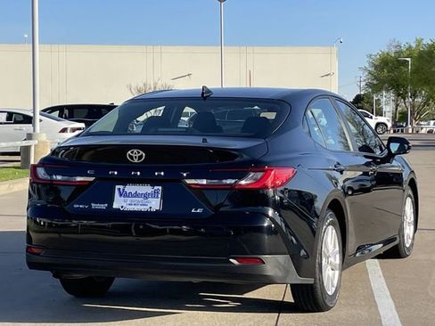 Used 2025 Toyota Camry LE image 4