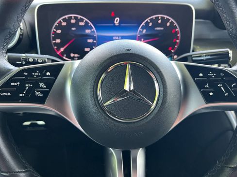 Used 2025 Mercedes-Benz GLC 300 image 30