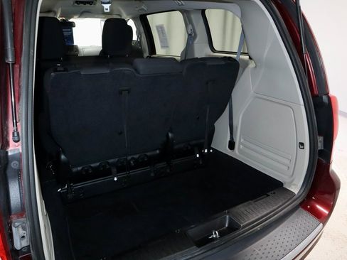 Used 2018 Dodge Grand Caravan SE w/ UConnect Hands-Free Group image 12