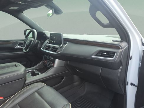 Used 2022 Chevrolet Suburban Premier AWD/4WD image 32