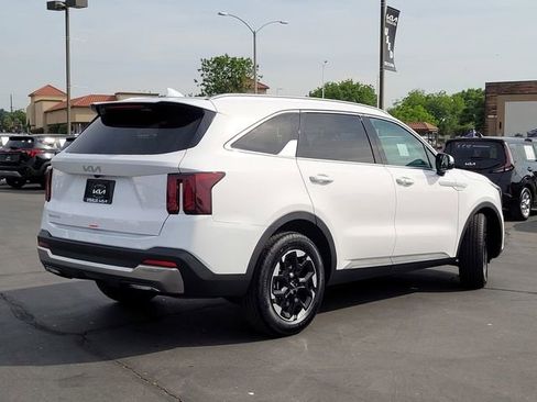New 2026 Kia Sorento S image 5