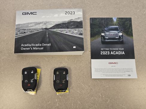 Certified 2023 GMC Acadia SLT w/ Elevation Edition AWD/4WD image 16