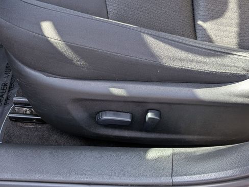 Used 2025 Nissan Altima 2.5 SV FWD image 13