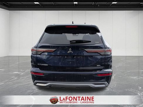 New 2026 Mitsubishi Outlander SEL image 4