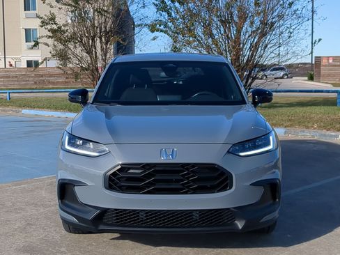 Used 2023 Honda HR-V Sport image 9
