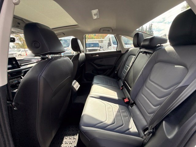 Used 2025 Volkswagen Jetta SEL FWD image 13