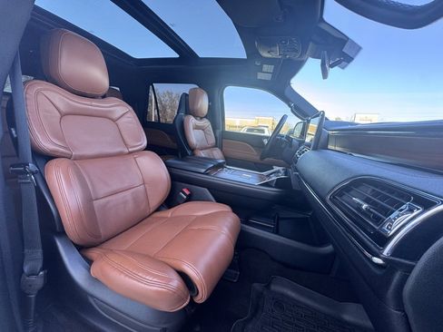 Used 2020 Lincoln Navigator Reserve w/ Luxury Package image 13