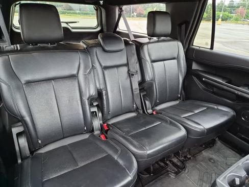 Used 2019 Ford Expedition Max XLT w/ Equipment Group 202A AWD/4WD image 22