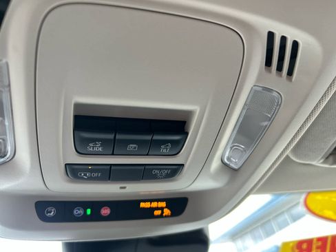 Used 2023 Buick Envision Essence w/ Sport Touring Package image 23