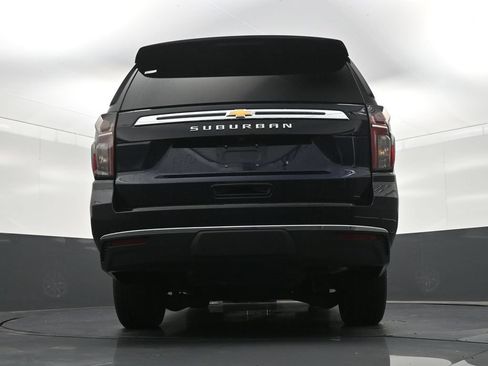 Used 2024 Chevrolet Suburban LS RWD image 27