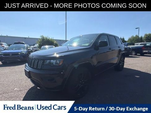 Used 2021 Jeep Grand Cherokee Laredo X AWD/4WD image 3