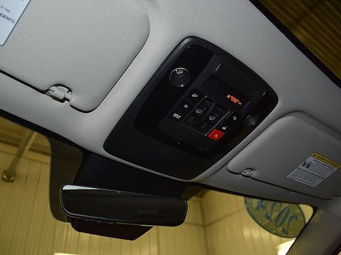Used 2024 Kia Carnival SX Prestige FWD image 29