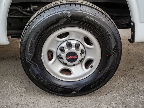 Used 2022 GMC Savana 2500 w/ Driver Convenience Package image 5