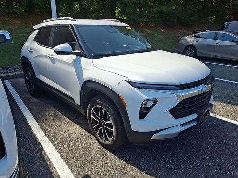 Certified 2025 Chevrolet TrailBlazer LT AWD/4WD image 3