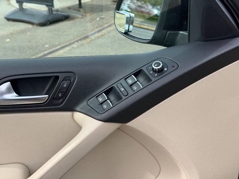 Used 2014 Volkswagen Tiguan S FWD image 41