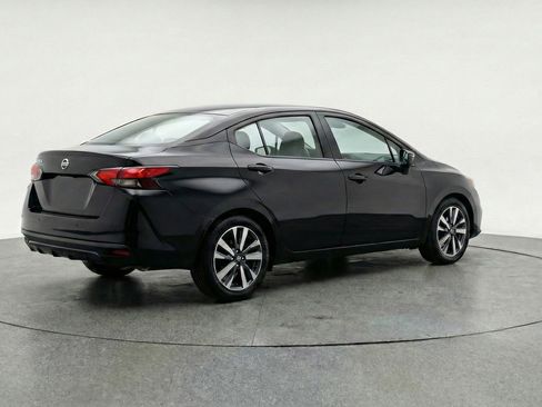 Used 2025 Nissan Versa SV image 9