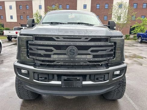 Used 2018 Ford F250 XLT w/ XLT Value Package AWD/4WD image 2