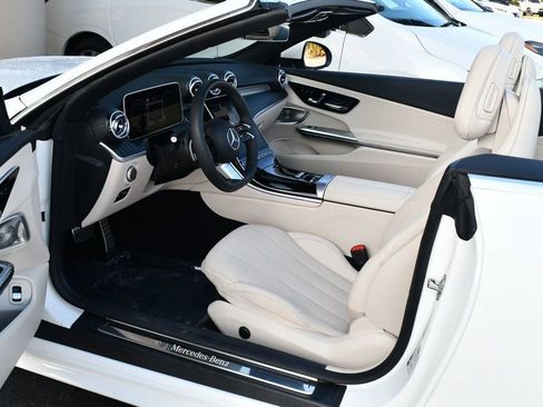 Used 2024 Mercedes-Benz CLE 450 4MATIC Cabriolet image 15