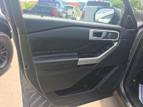 Used 2023 Ford Explorer XLT w/ Equipment Group 202A AWD/4WD image 8