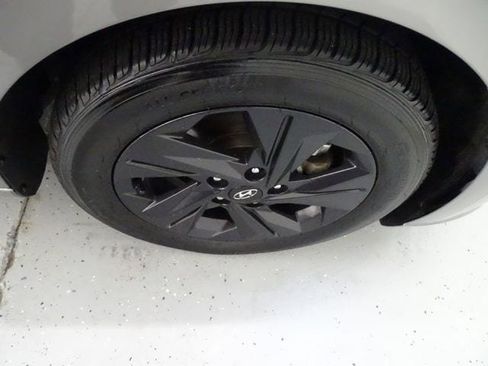 Used 2023 Hyundai Elantra SEL FWD image 25