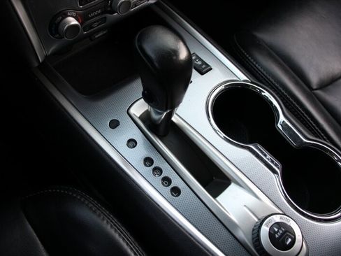 Used 2019 Nissan Pathfinder SL image 8