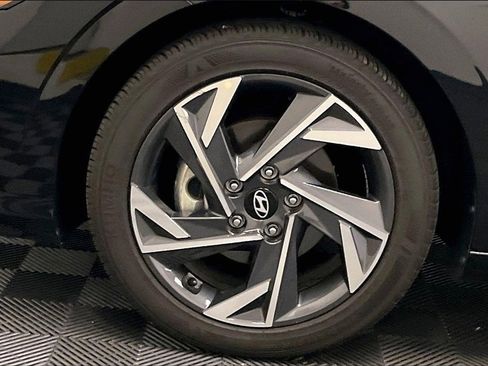 Certified 2025 Hyundai Elantra Sport image 7
