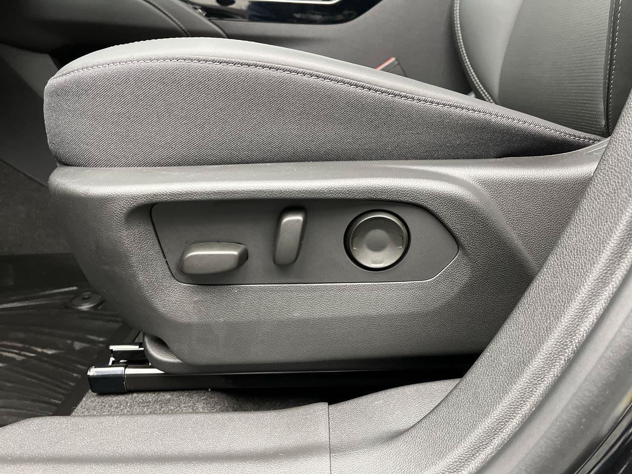 Used 2026 Buick Envision Preferred AWD/4WD image 11