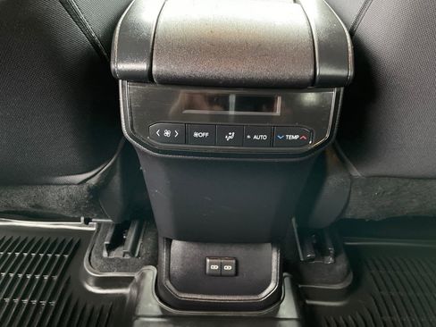 Certified 2023 Toyota Highlander L image 19