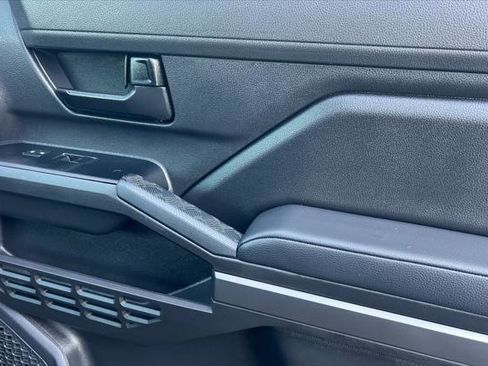 Certified 2025 Toyota Tacoma SR5 image 17