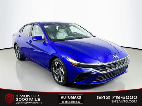 Used 2025 Hyundai Elantra Limited FWD image 1