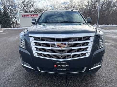 Used 2020 Cadillac Escalade ESV Premium Luxury w/ LPO, Radiant Package image 4