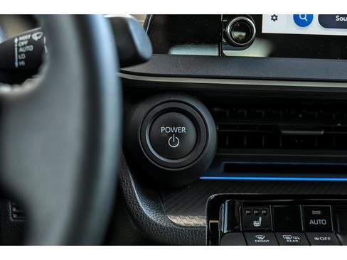 Used 2024 Toyota Prius XLE AWD/4WD image 16