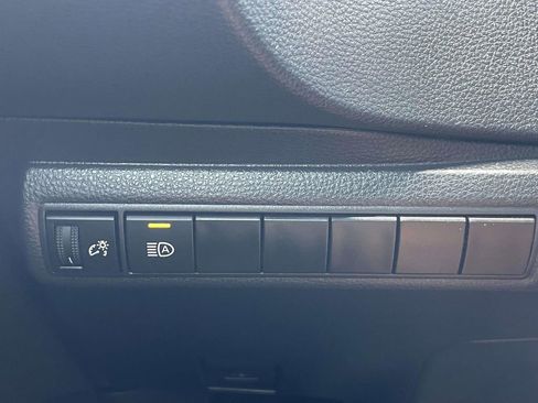 Used 2025 Toyota Corolla LE FWD image 20