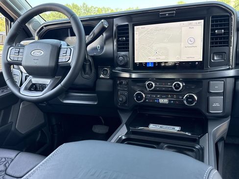 New 2026 Ford F250 Lariat w/ Black Appearance Package AWD/4WD image 4
